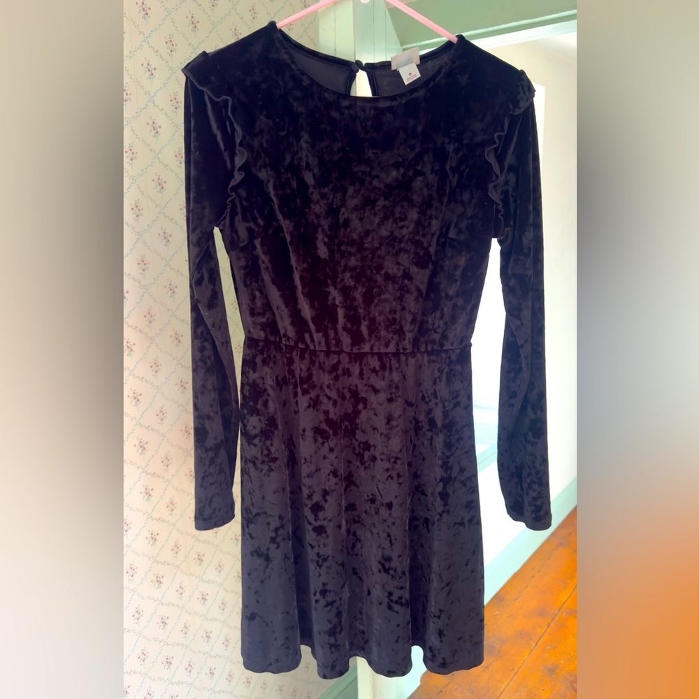 Black velvet long sleeve dress